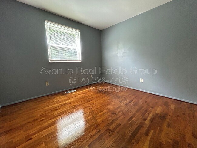 Building Photo - 10441 Prince Dr