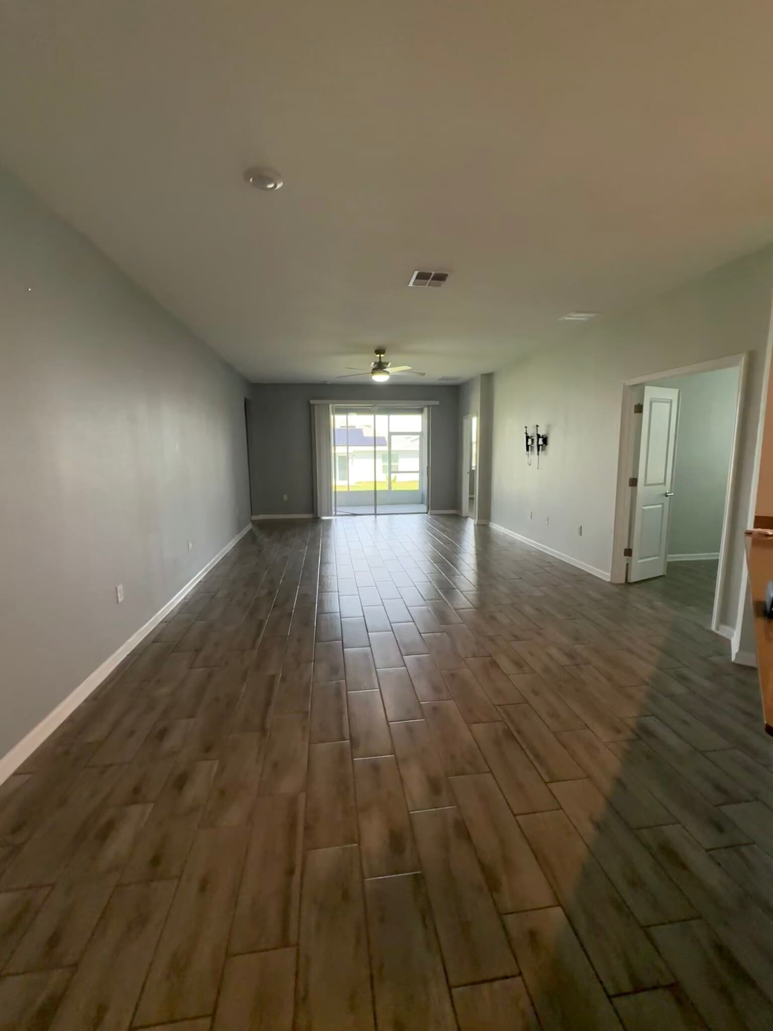 Building Photo - 1185 Saguaro St