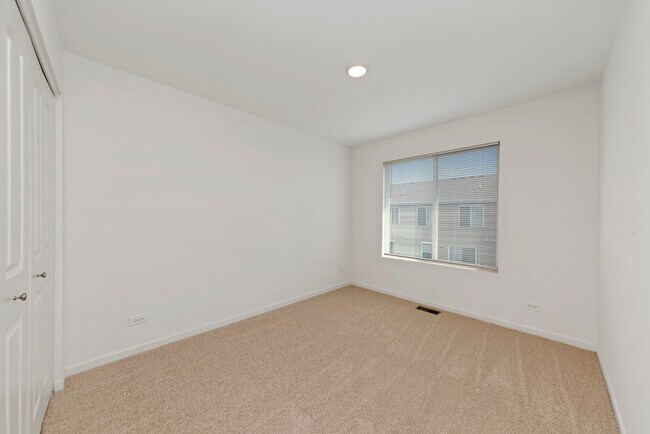 Building Photo - 2305 Upland Rd