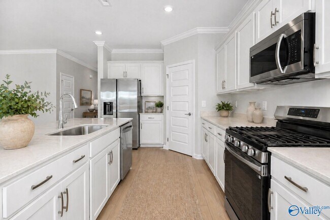 Building Photo - 302 Allene Wy