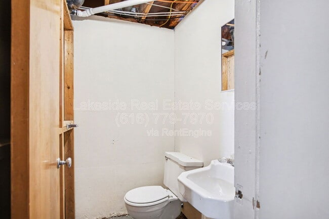 Building Photo - 1421 Ball Ave NE