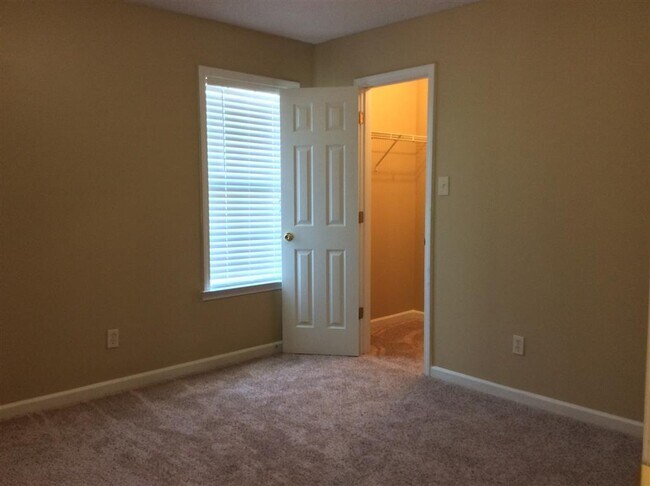 Building Photo - 3BD/2BA Home in Bartlett. Pets Welcome!