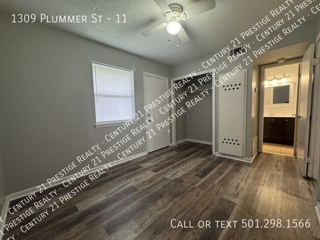 Building Photo - 1309 Plummer St