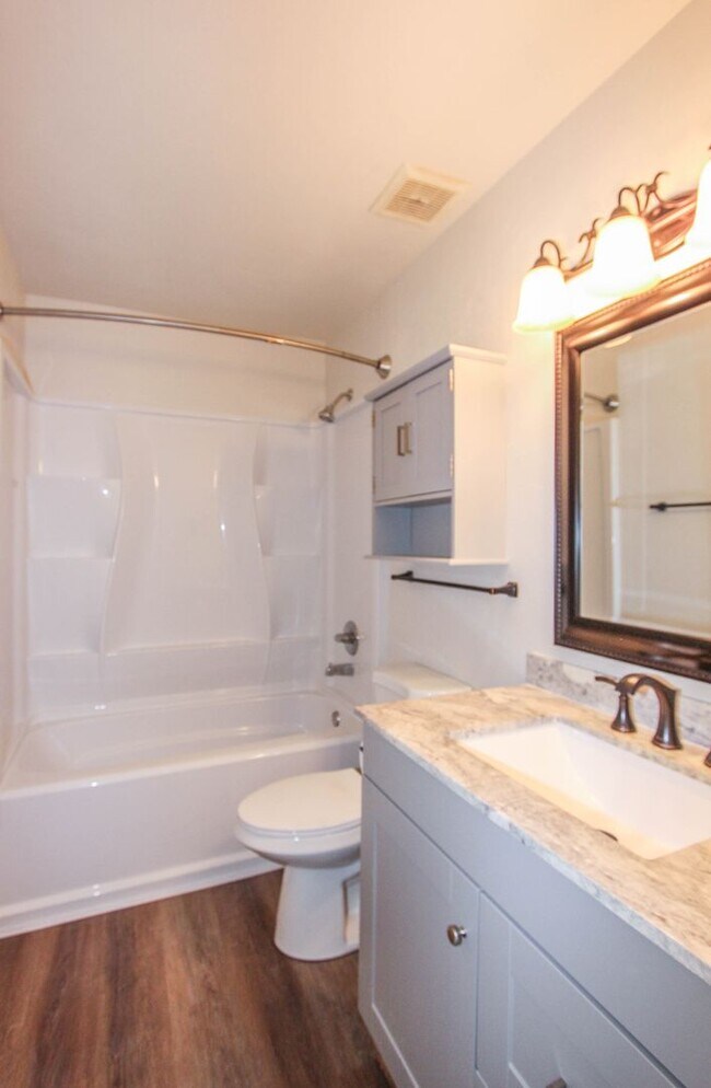 Building Photo - 635 Dameron Dr