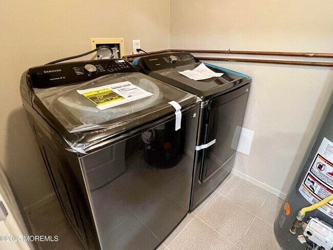 Building Photo - 7-1 Seattle Ct