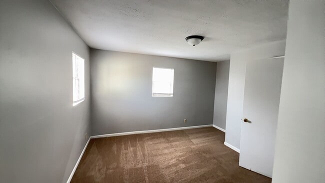 Building Photo - 111 S Dicks St