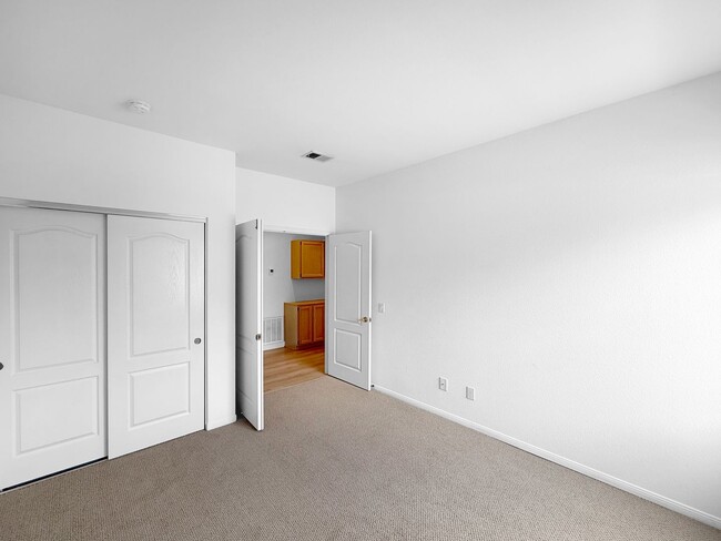 Building Photo - Stunning 3B/2BA House in Carlsbad!