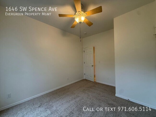 Building Photo - 1646 SW Spence Ave