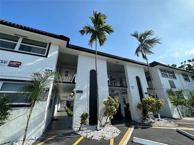 Building Photo - 2500 Johnson St