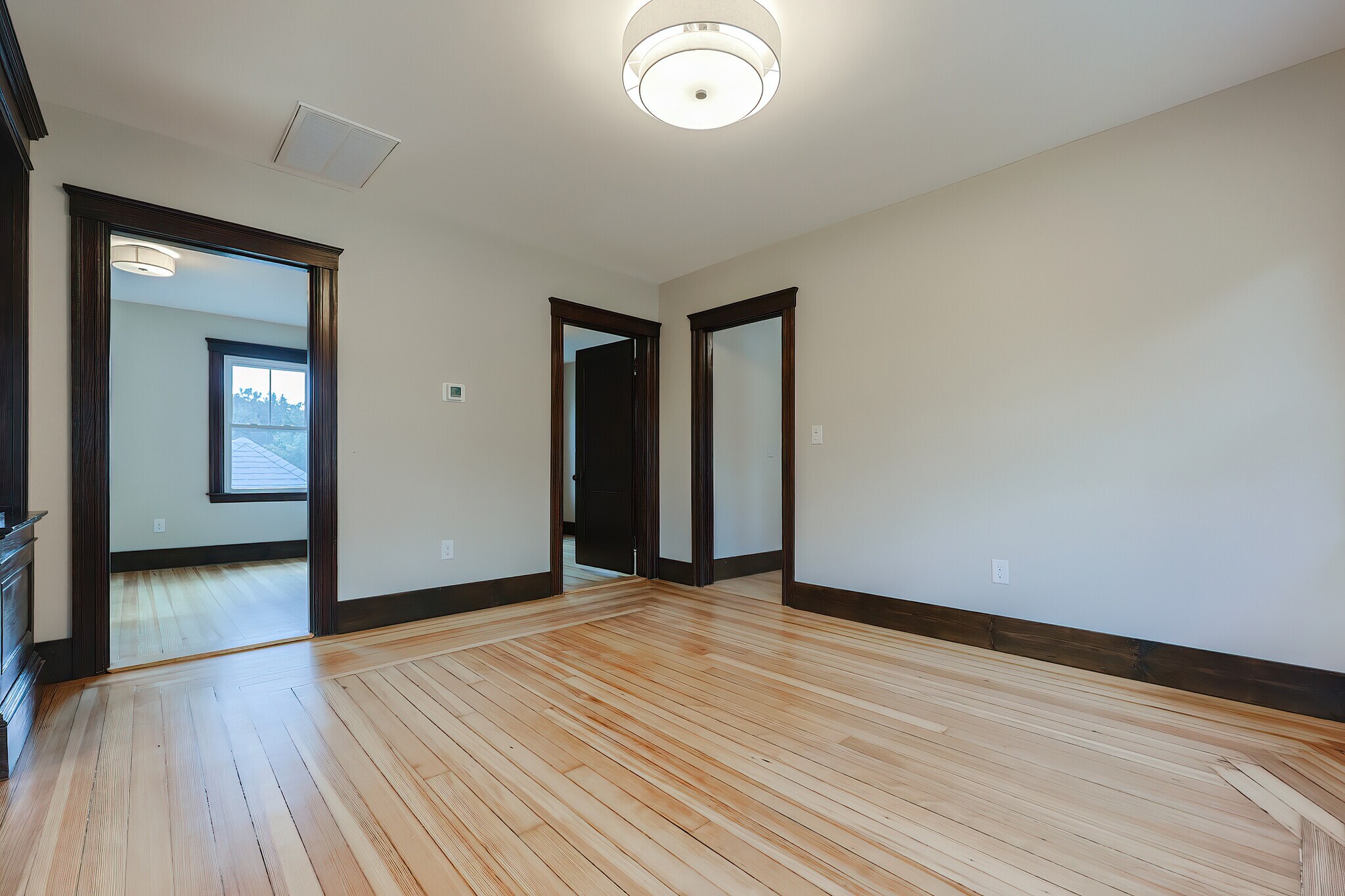 Building Photo - 65 Burton St