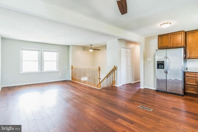 Building Photo - 14 Greystone Cir