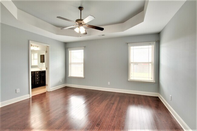 Building Photo - 24603 Rolling Vista Dr