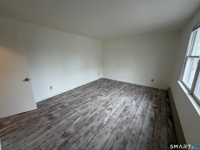 Building Photo - 58 Yorkshire St