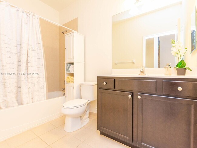 Building Photo - 12320 S Village Cir