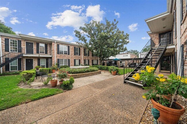 Building Photo - 6410 Del Monte Dr