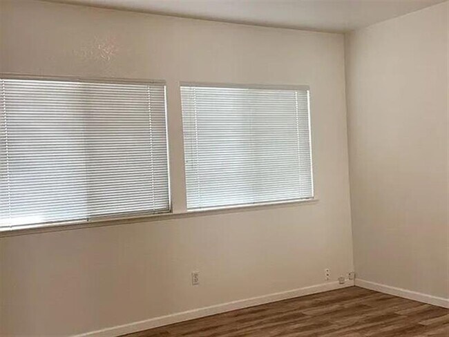 Building Photo - DREAM HOME
