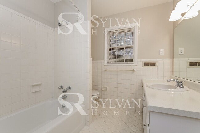 Building Photo - Carve Out a Great Life Here!