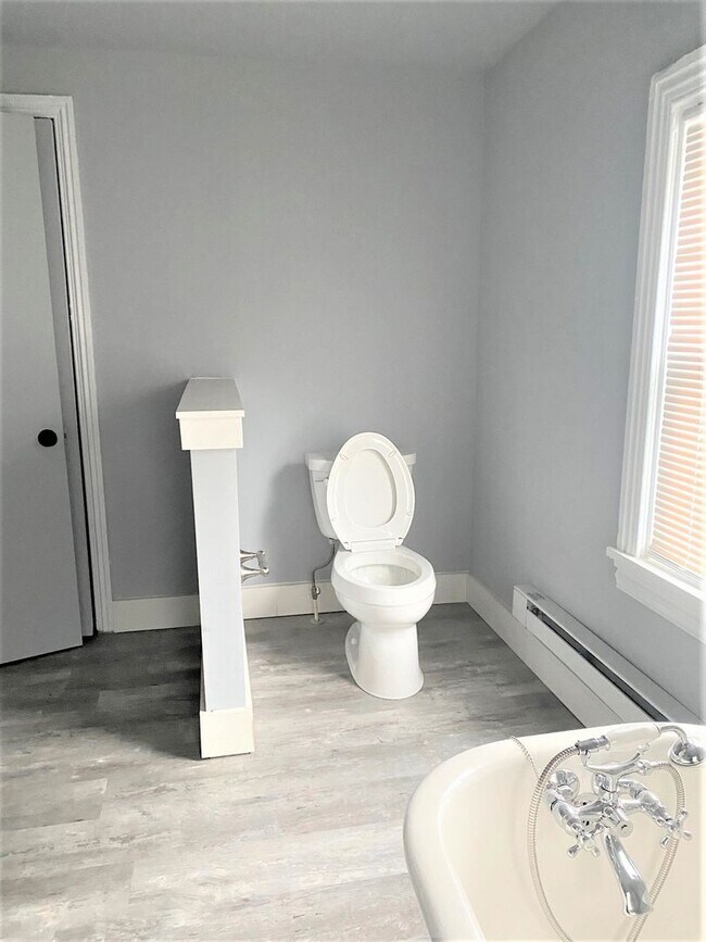 Building Photo - House for Rent in Glen Mills