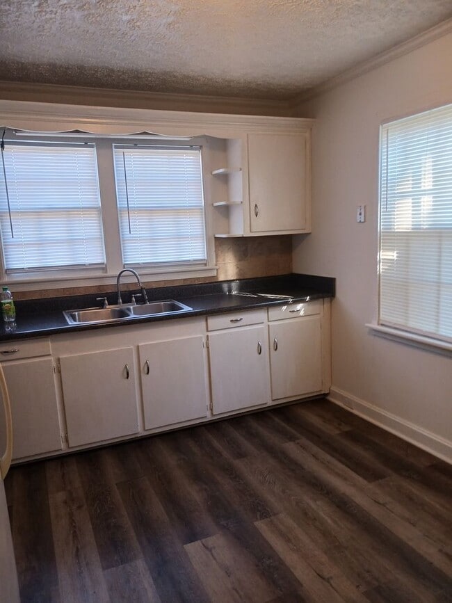 Building Photo - North Columbus 2bedroom home available to rent!