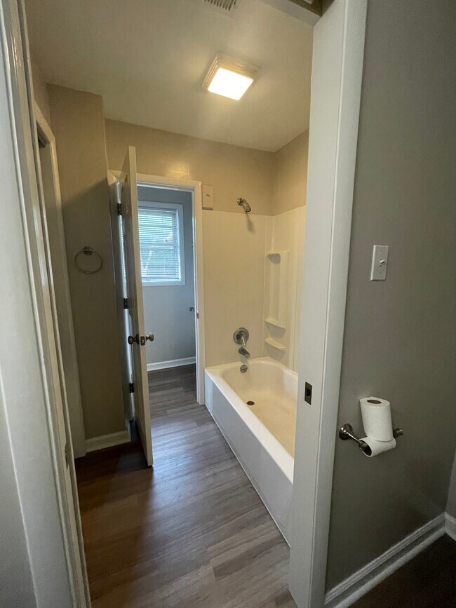 Shower - 3416 Grassfort Dr SW