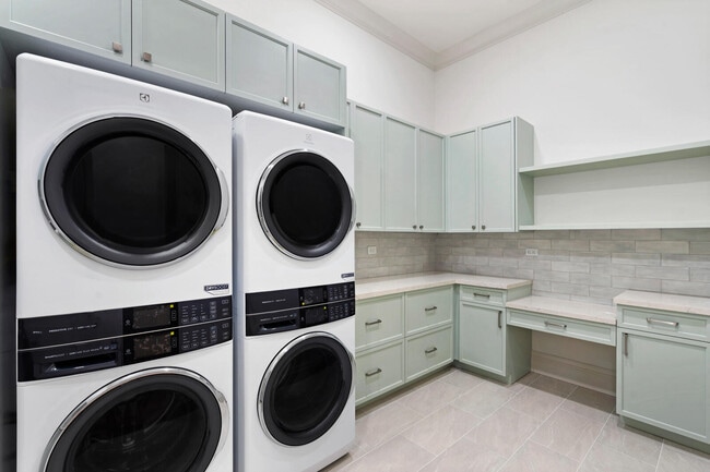 Building Photo - 14699 Black Bear Rd