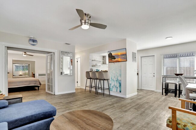 Building Photo - 3208 Marine Dr