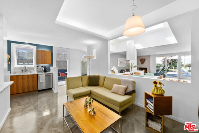 Building Photo - 18105 Sandy Cape Dr