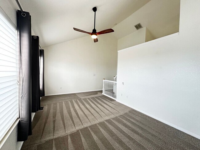 Building Photo - Amazing Townhome with Spectacular Views for Rent in Draper!