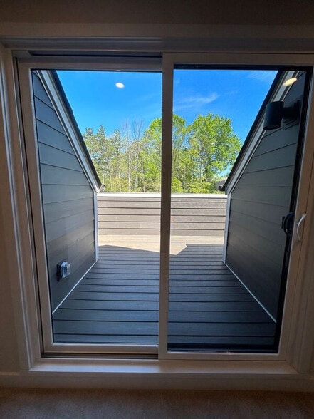 Building Photo - Room in Townhome on Broad River Ln