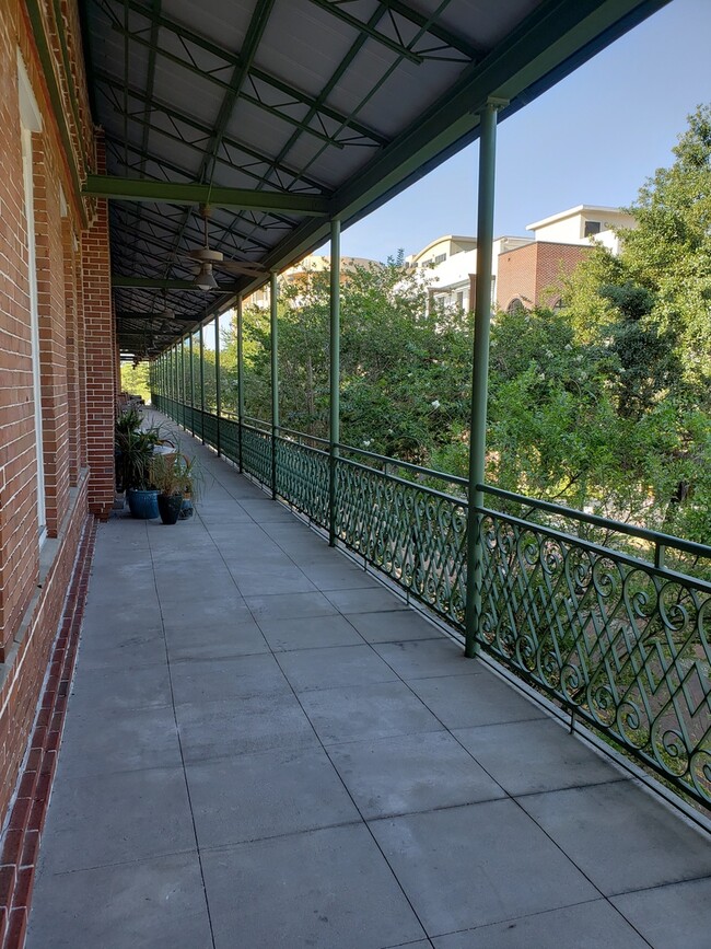 Building Photo - 2 BR/ 2BA Condo in Downtown Tampa