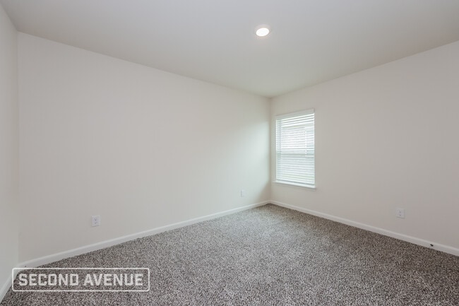 Building Photo - 415 Condie Russell Ave