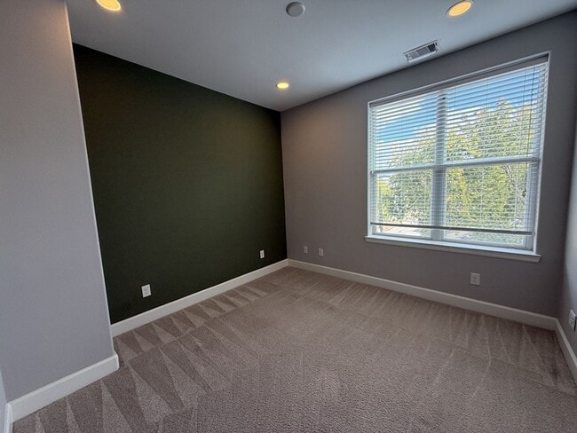 Building Photo - 2906 Baer St