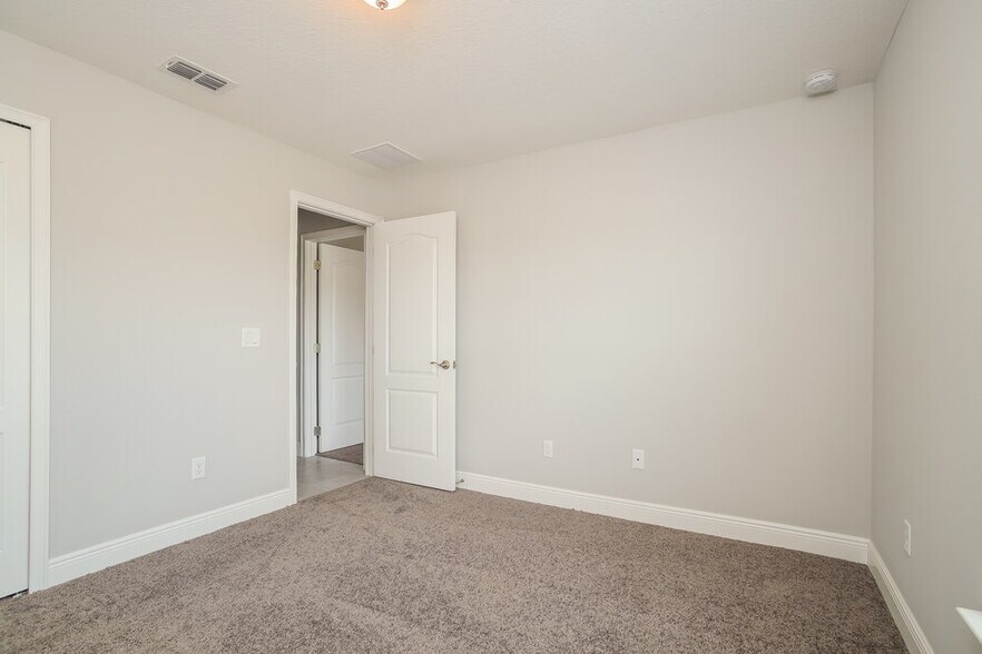Building Photo - 437 Britten Dr