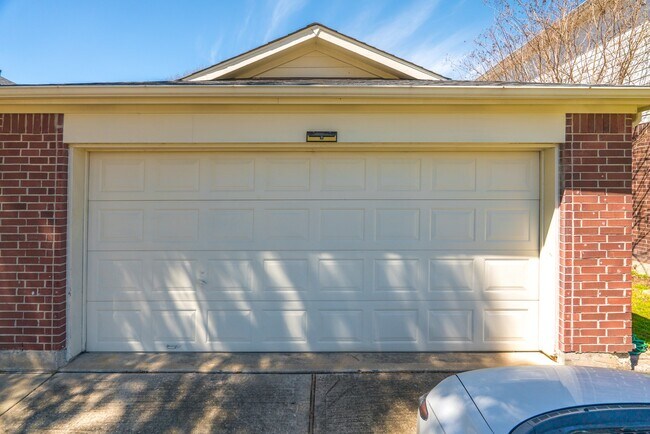 Building Photo - 914 Parsonfield Ct