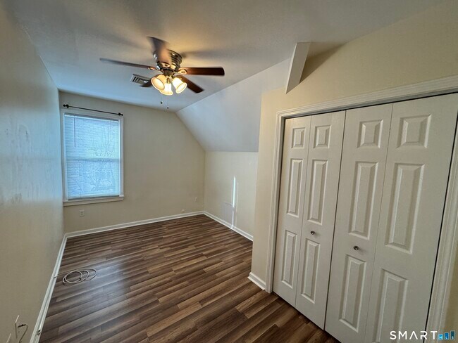 Building Photo - 423 Whalley Ave