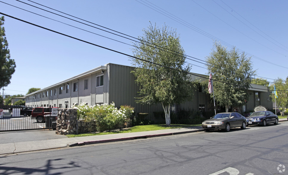 Primary Photo - Windsor Park Apartments