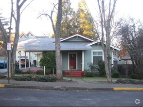 Building Photo - 335 Avery St