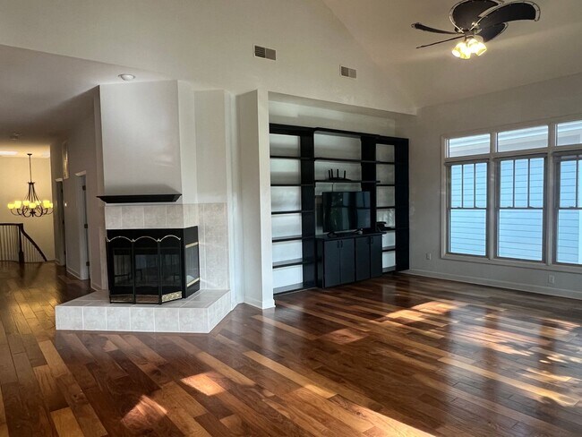 Building Photo - Spacious Updated Home in Windmill Harbour!