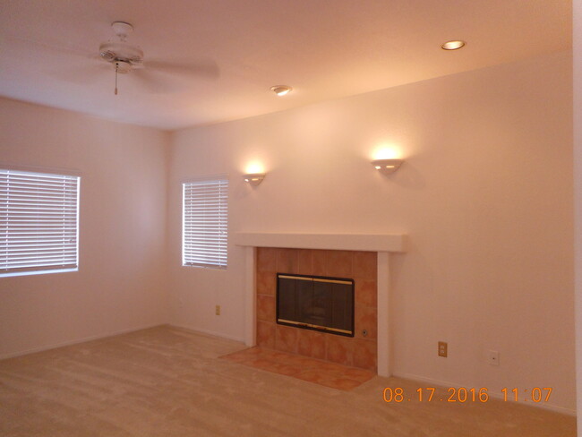 Building Photo - Beautiful 3BD/ 2 BA House For Rent