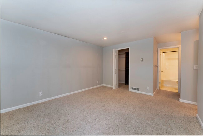 Building Photo - 12023 SE 60th St