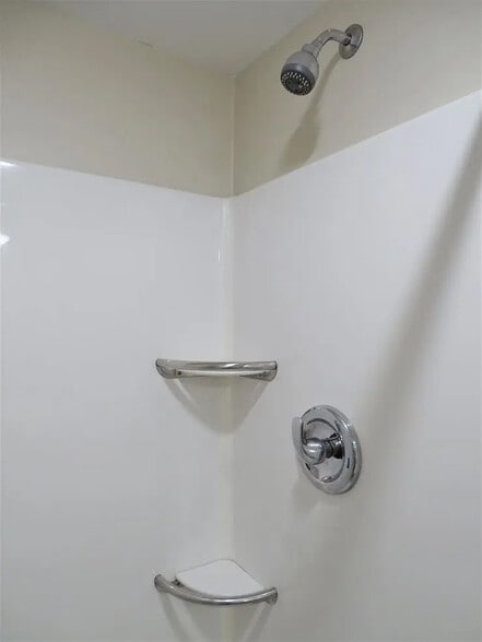 Building Photo - 125 E Main St