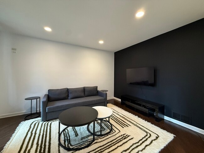 Building Photo - 354 Baltimore Dr