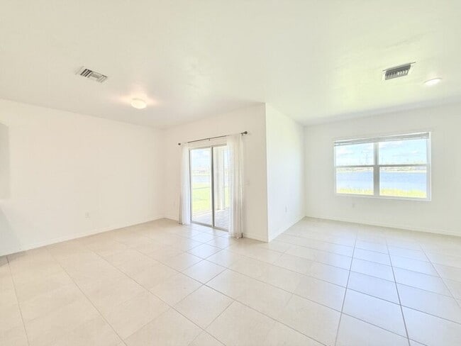 Building Photo - 3422 Cancun Ct