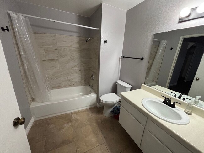 Building Photo - 321 Inger Dr