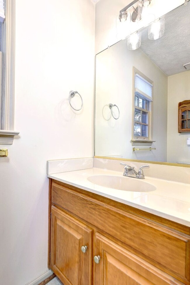 Building Photo - 411 Willards Way