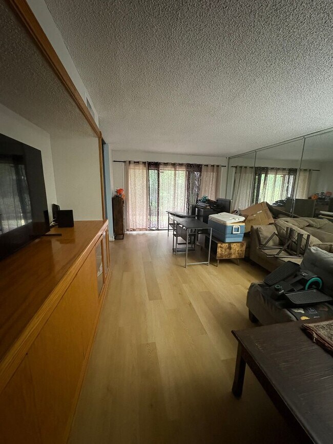 Building Photo - Spacious 3-Bedroom Condo in Cypress Woods