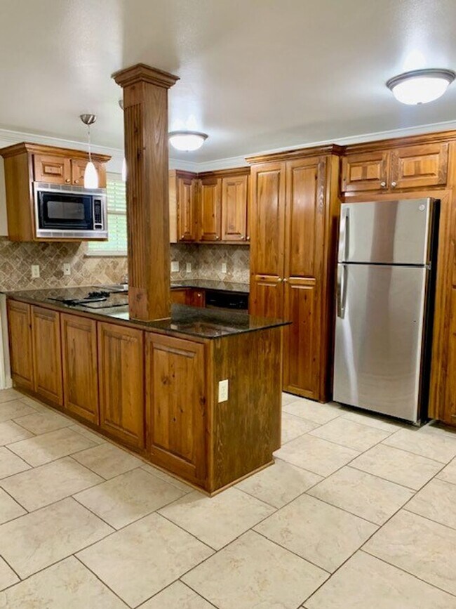 Building Photo - 2BD/2BA Condo for Lease on Park Blvd. Clos...