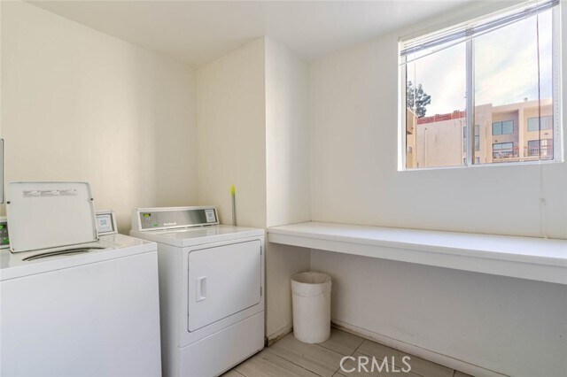 Building Photo - 14141 Dickens St