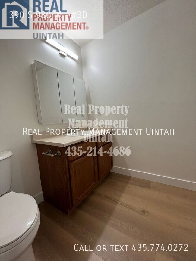 Building Photo - 390 980