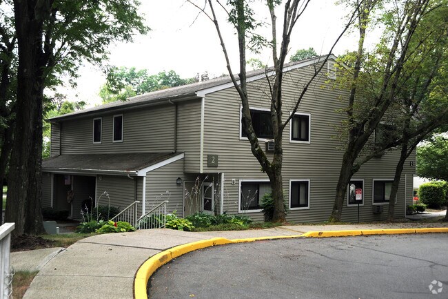 Building Photo - Weyant Green Apartments - 5202